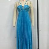 Vestit Maxi amb Coll Halter Plisat i Detall d'Espatlla Descoberta