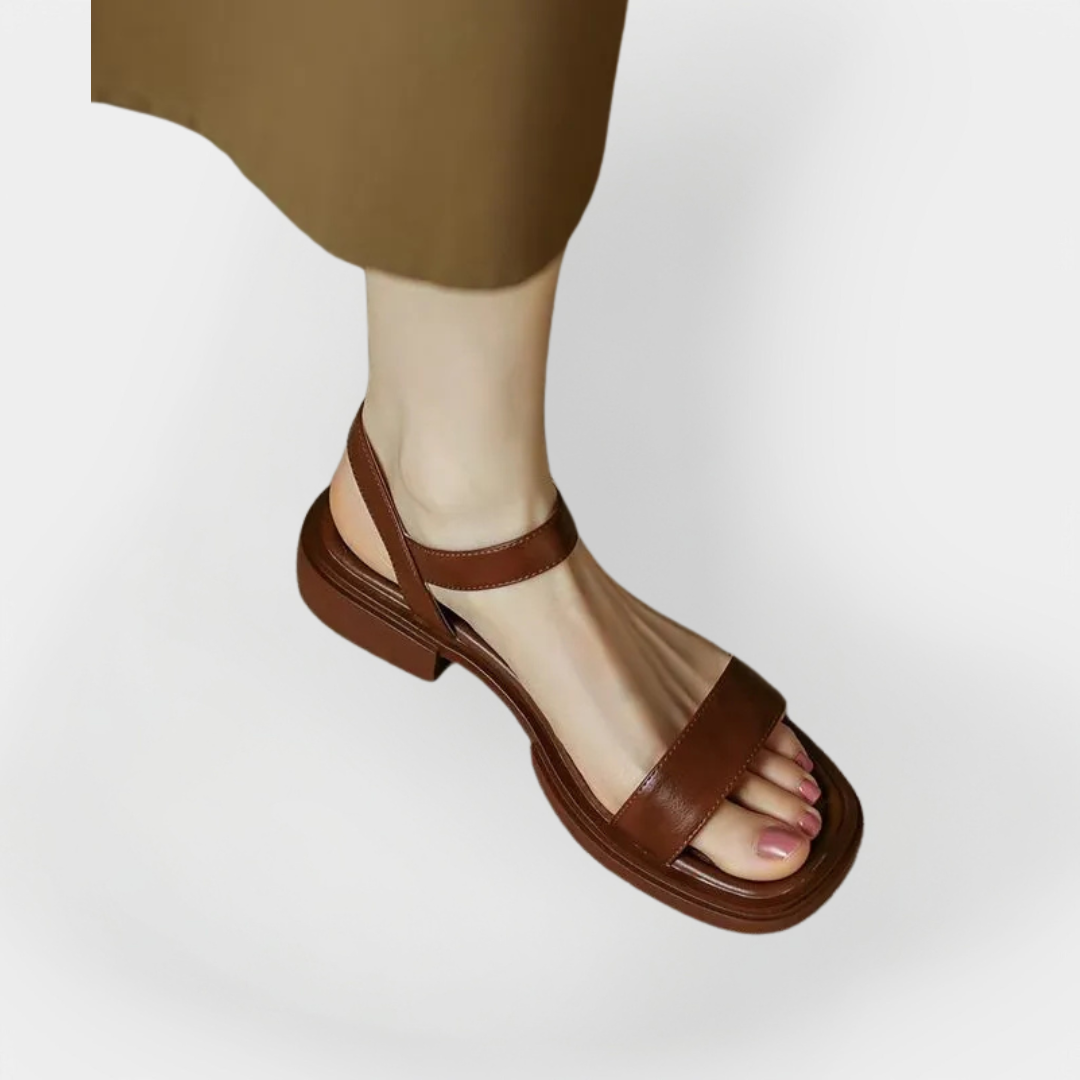 Sandàlies de cuir amb taló baix
