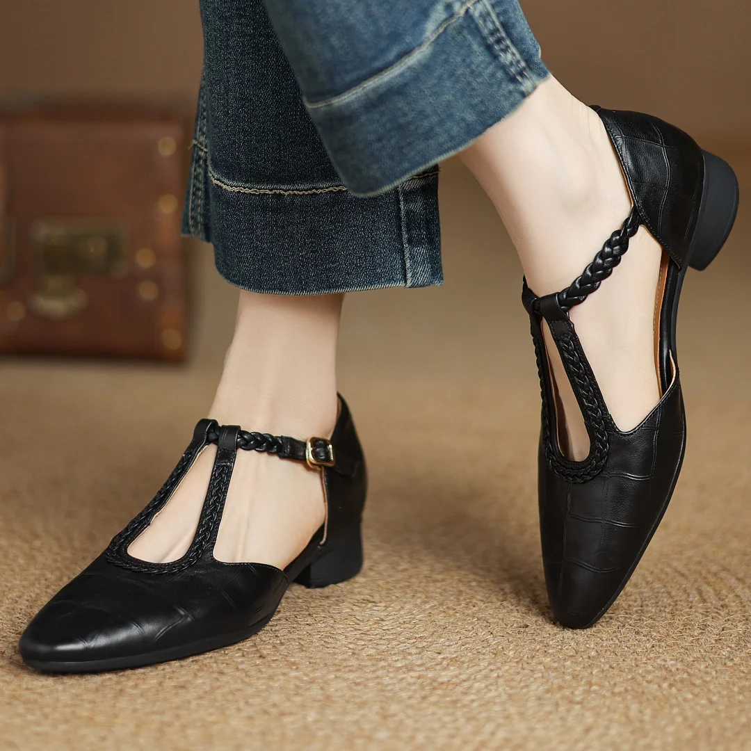 Astrid - Sabates Clàssiques de Cuir amb Tira T Trenzada