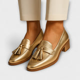 Mocassins daurats per a dona