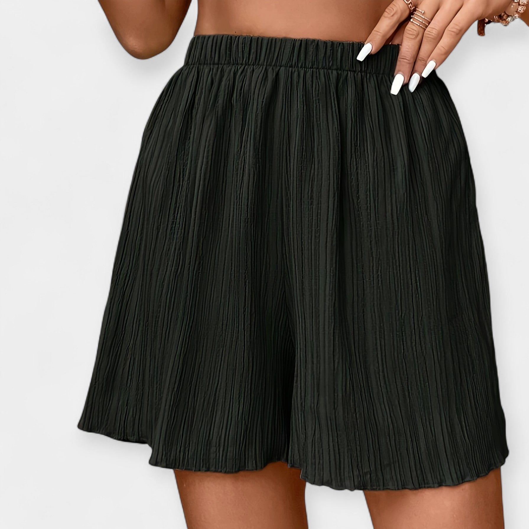 Pantalons Curts Elegants amb Plecs