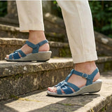 Esperanza – Fuerza fresca en un elegante azul