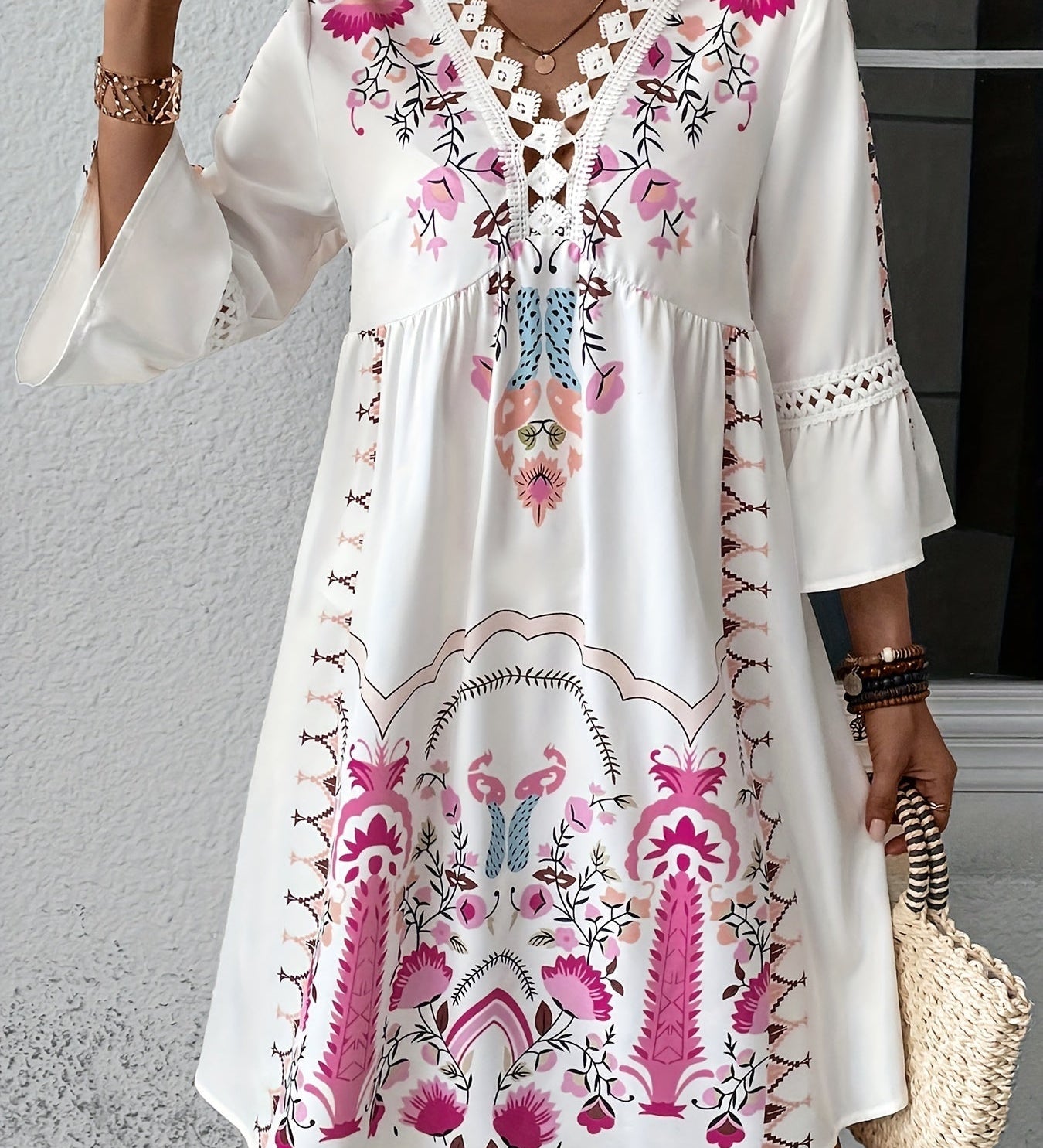 Vestit mini bohemi brodat per a dona amb mànigues 3/4 i escot en V