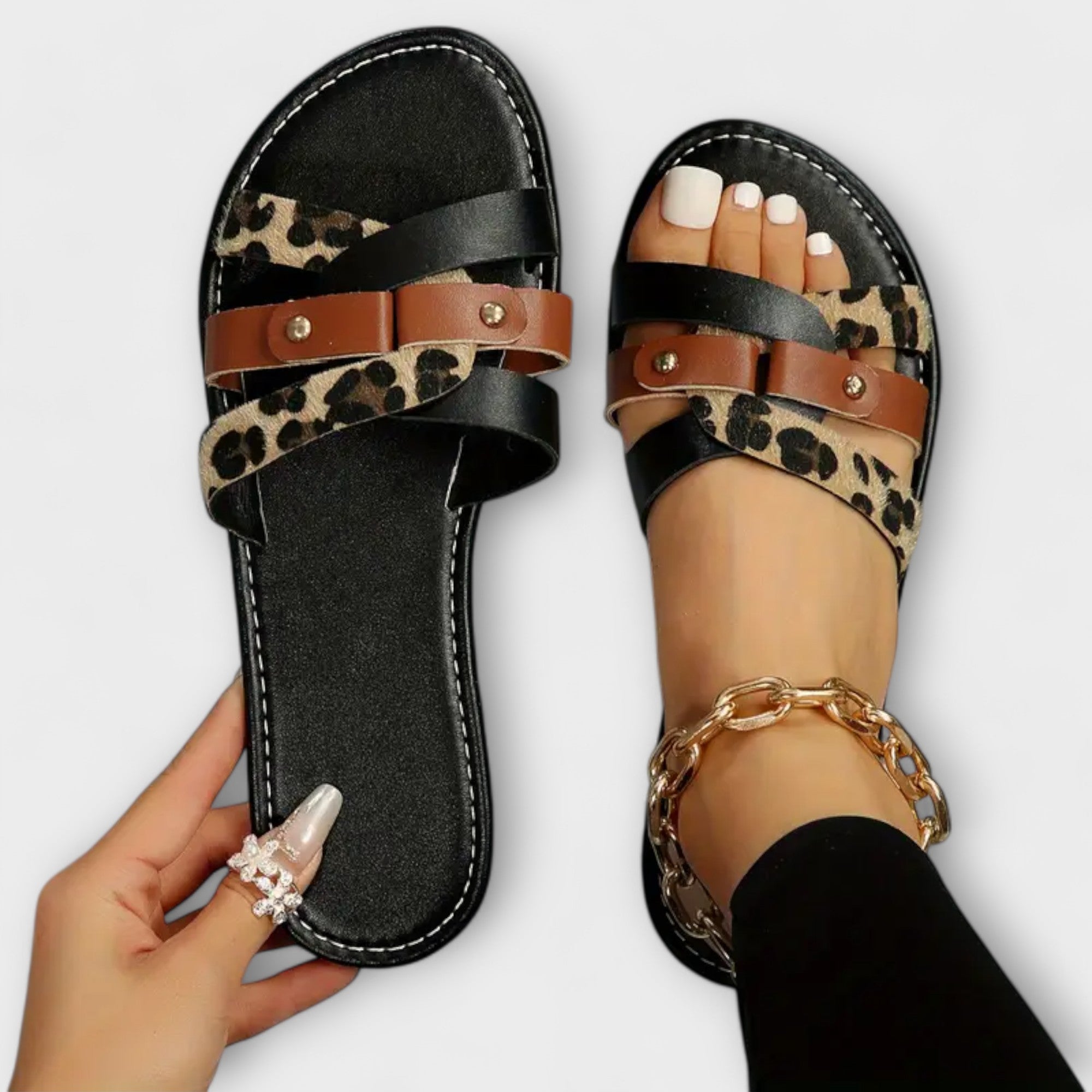 Jenevra - Sandàlia amb estampat de lleopard i tires creuades